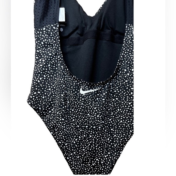 Nike Water Dots Women's Keyhole Back One Piece Size M - Picture 4 of 8